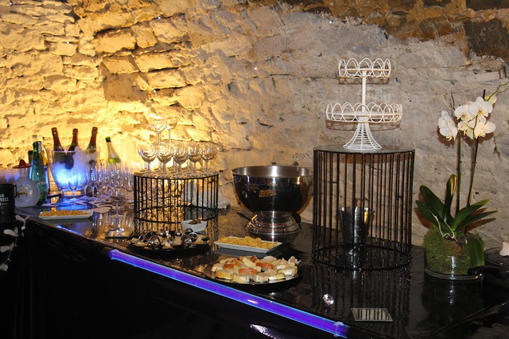 לינה וארוחת בוקר Saint-Jean-dʼAlcapiès Domaine D'Alcapies מראה חיצוני תמונה