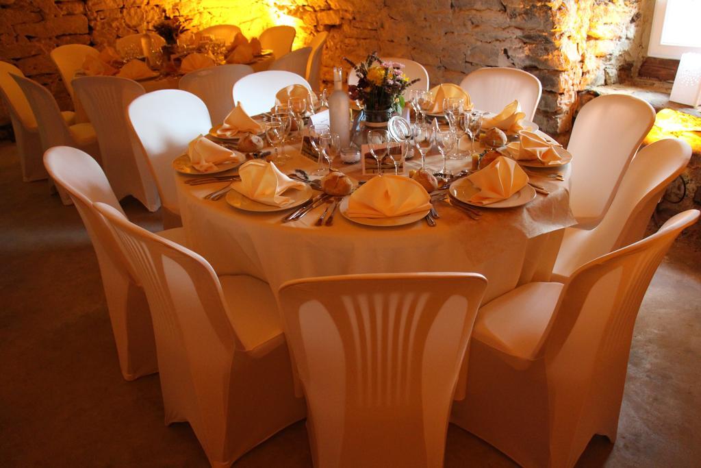 לינה וארוחת בוקר Saint-Jean-dʼAlcapiès Domaine D'Alcapies מראה חיצוני תמונה